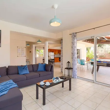 Europa By Vila Pegeia